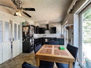 Kitchen/Diner- click for photo gallery